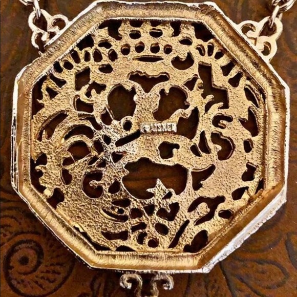 Vintage Mid Century 1960s 50s LISNER Filagree Lion Shield Necklace Pendant Chain - Picture 6 of 8